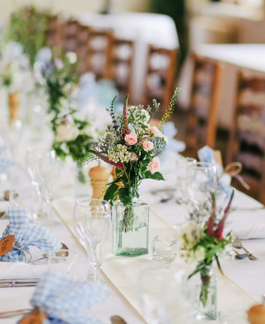 Blumendekoration für eine Hochzeit